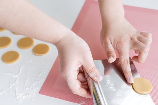 DIY Masterclass: Learn How to Make Homemade Paper for Fun, Creativity, and Sustainability